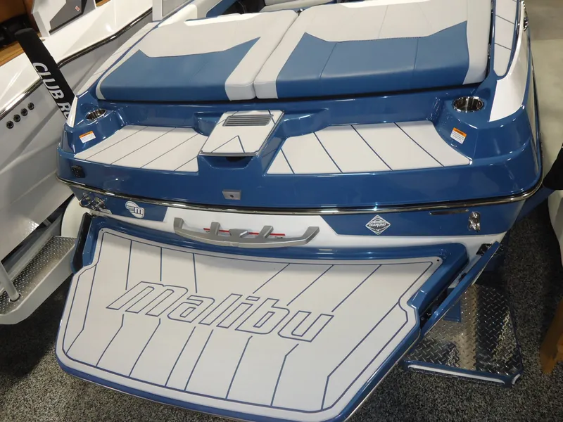 Slide: The Image of Malibu Boats 20 VTX 2026 - 11