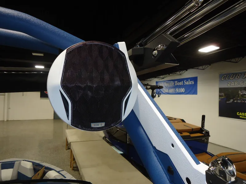Slide: The Image of Malibu Boats 20 VTX 2026 - 10