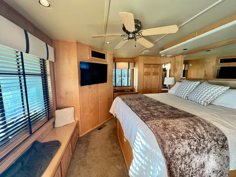 Slide: The Image of Sumerset 90x18 Houseboat 2005 - 17