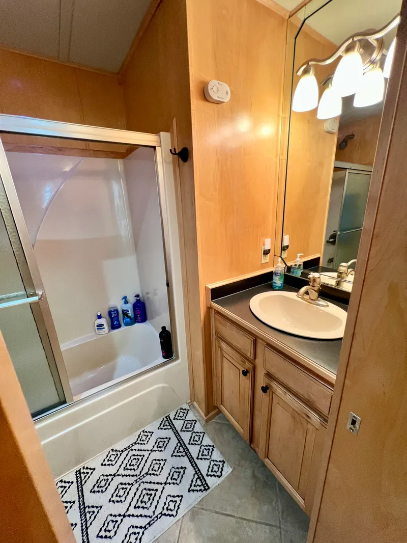 Slide: The Image of Sumerset 90x18 Houseboat 2005 - 33