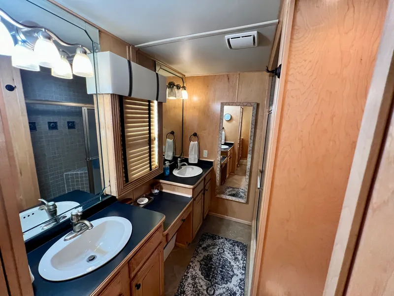 Slide: The Image of Sumerset 90x18 Houseboat 2005 - 21