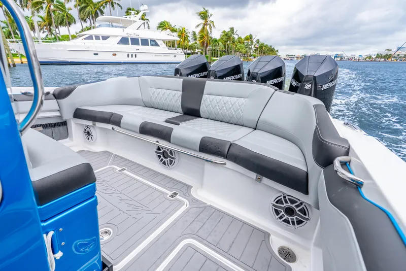 Slide: The Image of Nortech 390 Sport Center Console 2024 - 44