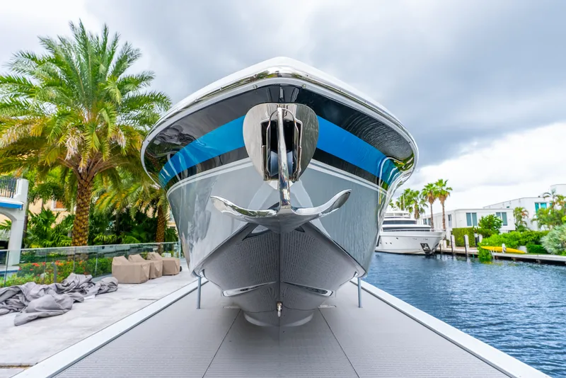Slide: The Image of Nortech 390 Sport Center Console 2024 - 26