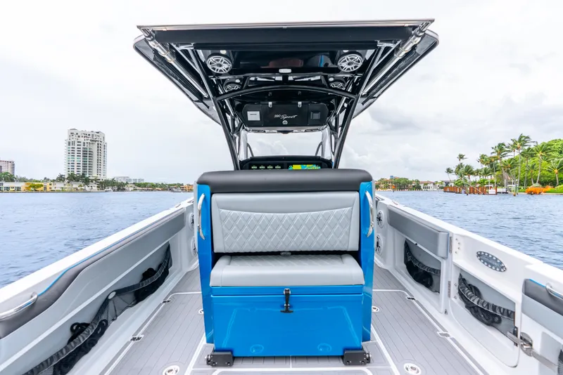 Slide: The Image of Nortech 390 Sport Center Console 2024 - 50