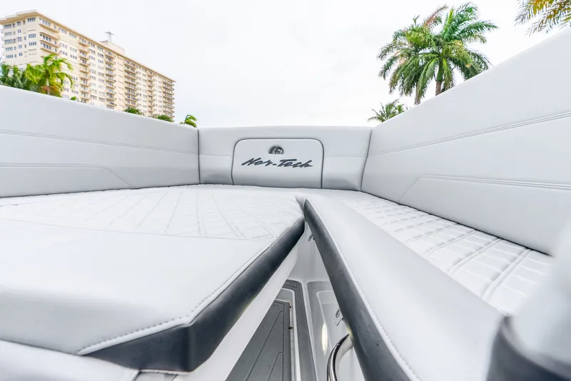 Slide: The Image of Nortech 390 Sport Center Console 2024 - 68