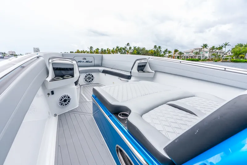 Slide: The Image of Nortech 390 Sport Center Console 2024 - 34