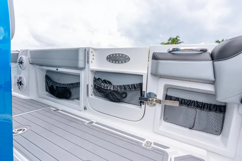 Slide: The Image of Nortech 390 Sport Center Console 2024 - 49