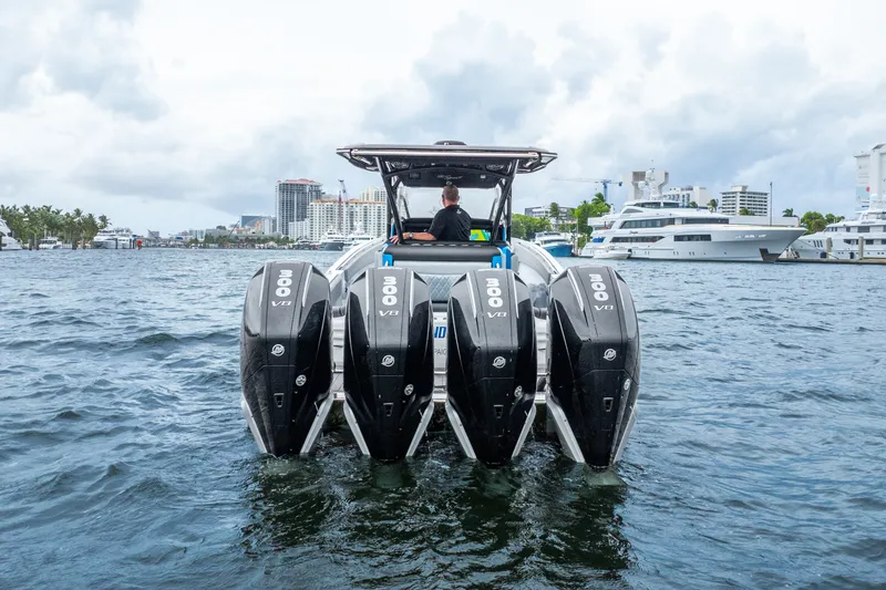 Slide: The Image of Nortech 390 Sport Center Console 2024 - 13