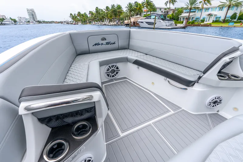 Slide: The Image of Nortech 390 Sport Center Console 2024 - 36