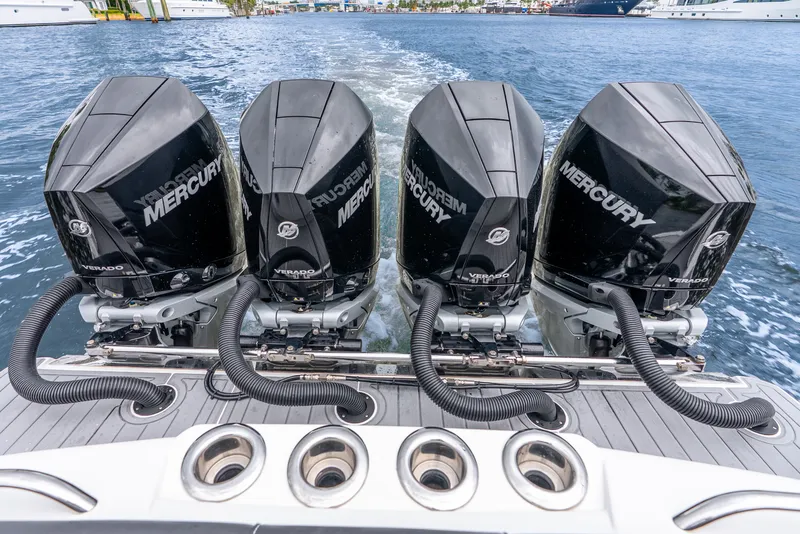 Slide: The Image of Nortech 390 Sport Center Console 2024 - 47