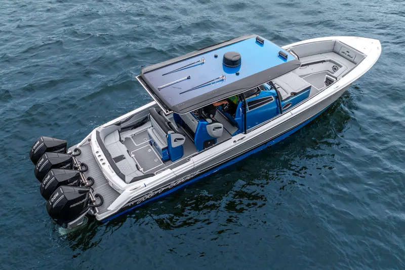 Slide: The Image of Nortech 390 Sport Center Console 2024 - 19