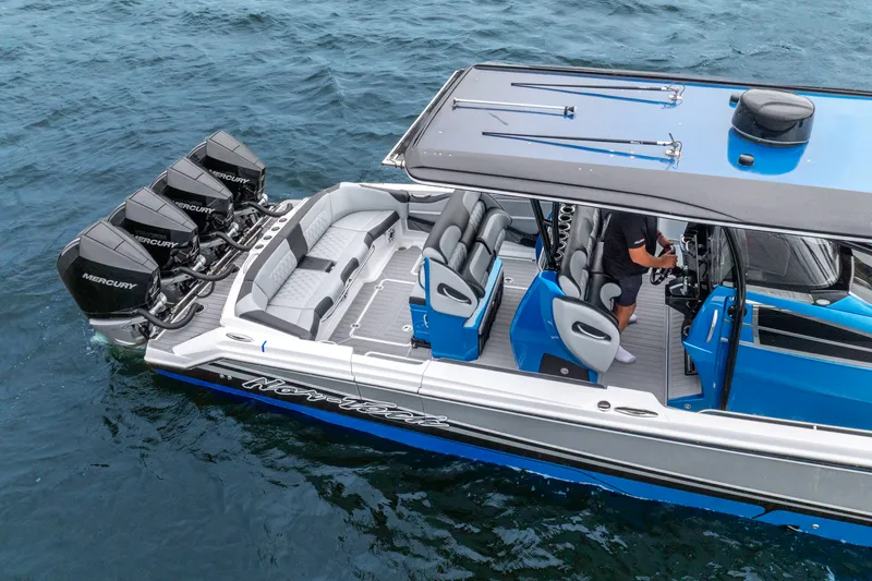 Slide: The Image of Nortech 390 Sport Center Console 2024 - 18