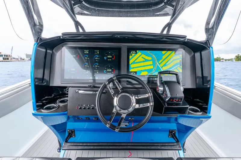 Slide: The Image of Nortech 390 Sport Center Console 2024 - 59