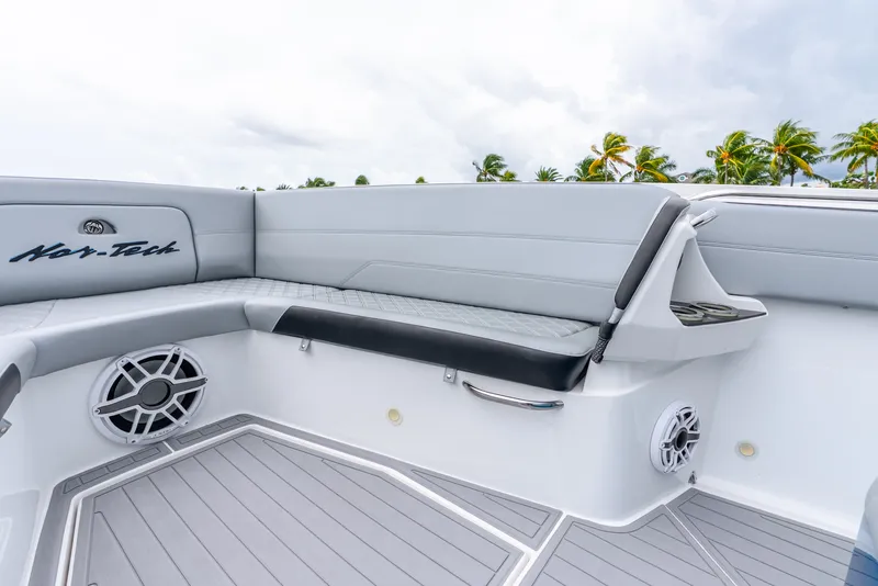 Slide: The Image of Nortech 390 Sport Center Console 2024 - 35