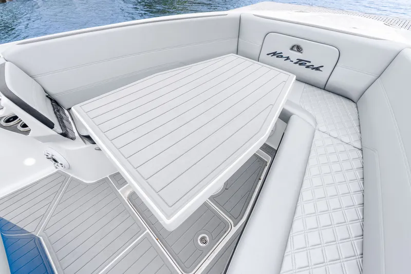 Slide: The Image of Nortech 390 Sport Center Console 2024 - 65