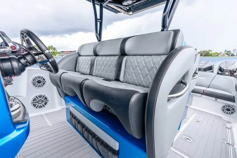 Slide: The Image of Nortech 390 Sport Center Console 2024 - 57
