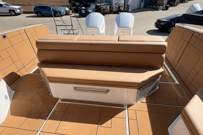 Slide: The Image of Aviara AV40 Outboard 2025 - 10