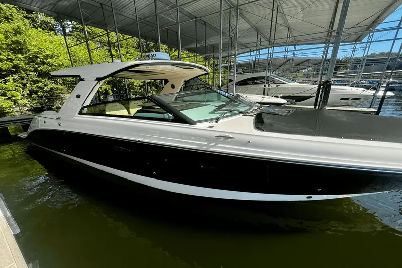 Slide: The Image of Sea Ray SLX 400 OB 2021 - 12