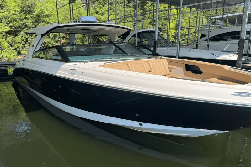 Slide: The Image of Sea Ray SLX 400 OB 2021 - 13
