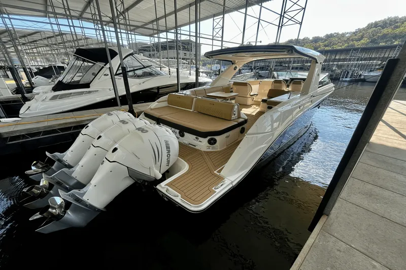 Slide: The Image of Sea Ray SLX 400 OB 2021 - 18