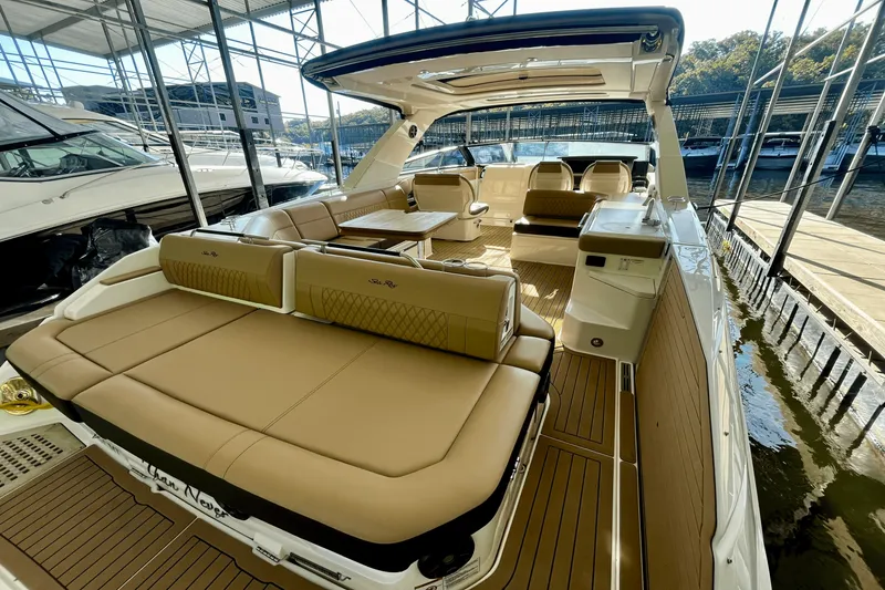 Slide: The Image of Sea Ray SLX 400 OB 2021 - 19