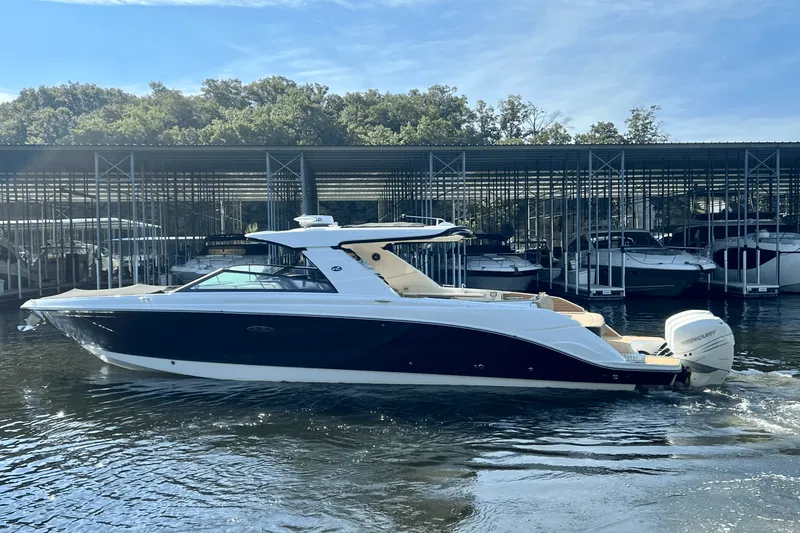 Slide: The Image of Sea Ray SLX 400 OB 2021 - 2
