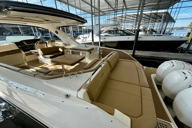 Slide: The Image of Sea Ray SLX 400 OB 2021 - 21