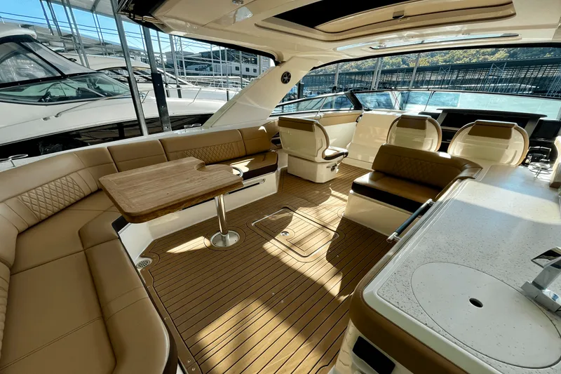 Slide: The Image of Sea Ray SLX 400 OB 2021 - 22