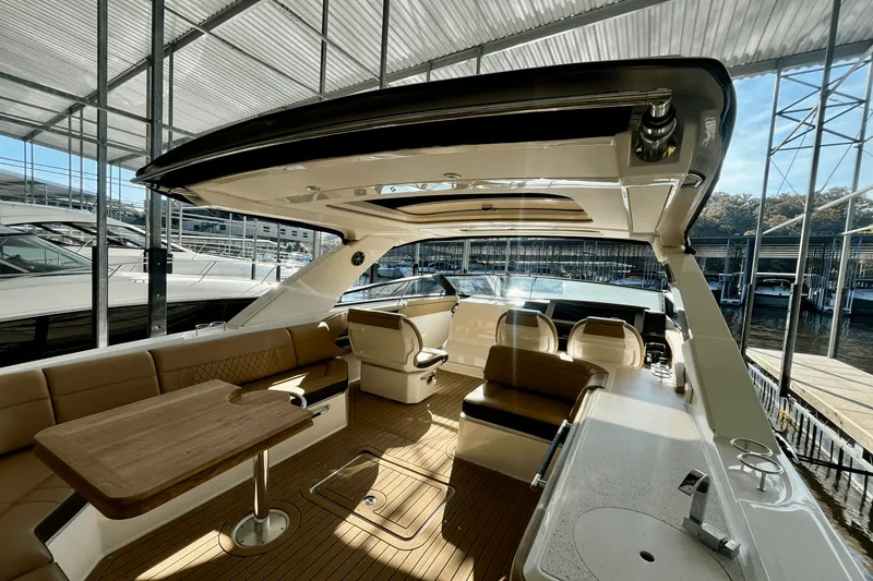 Slide: The Image of Sea Ray SLX 400 OB 2021 - 25