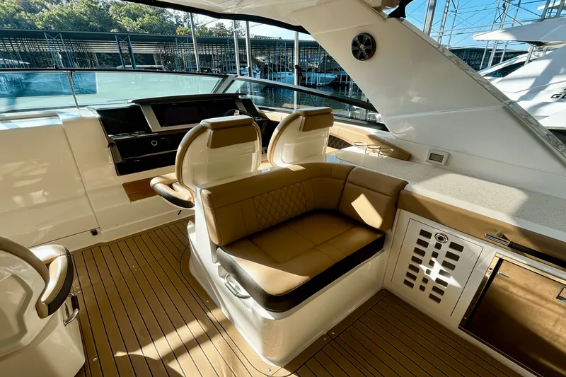 Slide: The Image of Sea Ray SLX 400 OB 2021 - 27