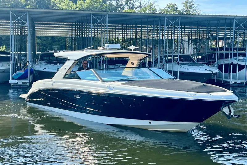 Slide: The Image of Sea Ray SLX 400 OB 2021 - 3