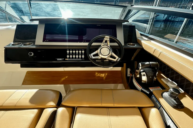 Slide: The Image of Sea Ray SLX 400 OB 2021 - 30