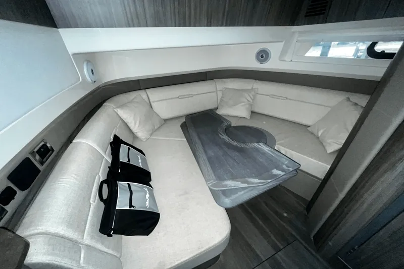 Slide: The Image of Sea Ray SLX 400 OB 2021 - 34