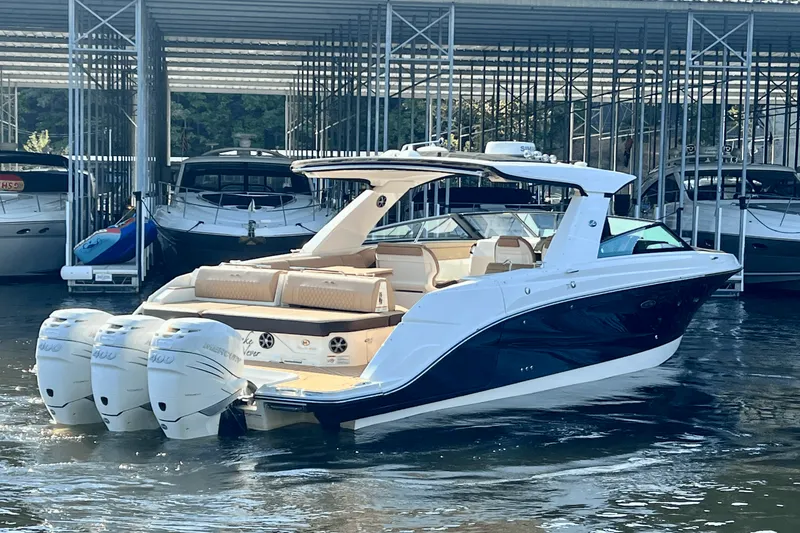 Slide: The Image of Sea Ray SLX 400 OB 2021 - 5