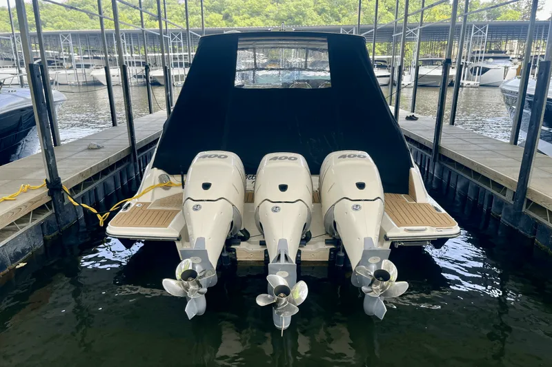 Slide: The Image of Sea Ray SLX 400 OB 2021 - 8