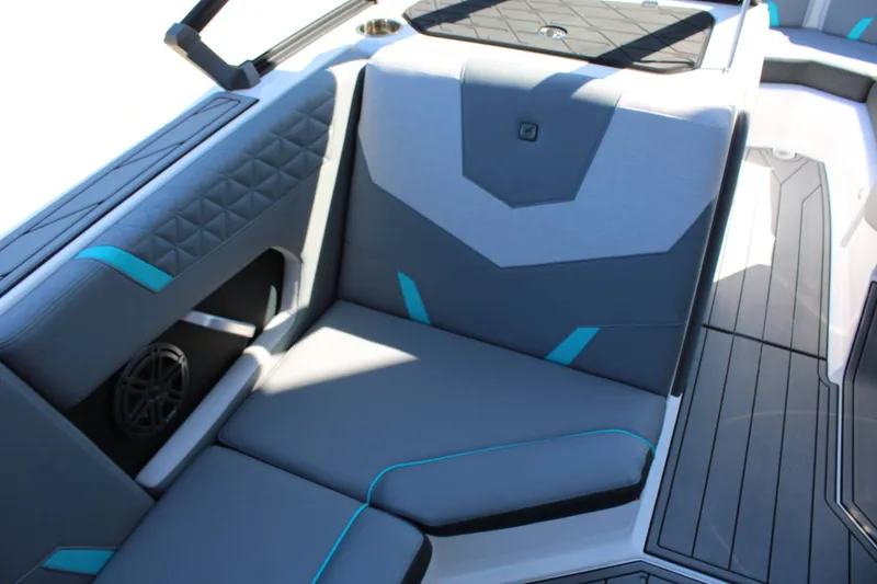 Slide: The Image of Nautique GS20 2026 - 13