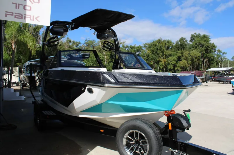Slide: The Image of Nautique GS20 2026 - 3