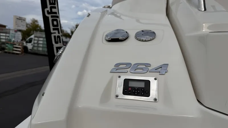 Slide: The Image of Chaparral Sunesta 264 Xtreme 2011 - 8