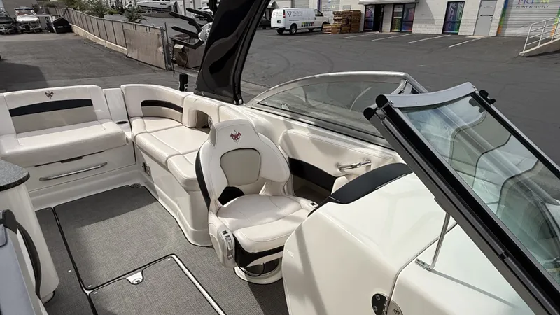 Slide: The Image of Chaparral Sunesta 264 Xtreme 2011 - 21
