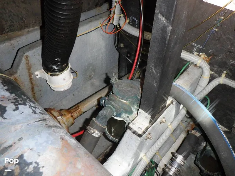 Slide: The Image of Sea Ray 415 Aft Cabin 1988 - 15900051