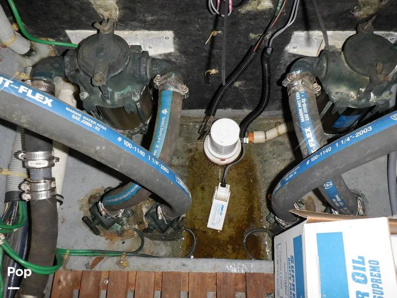 Slide: The Image of Sea Ray 415 Aft Cabin 1988 - 15900061