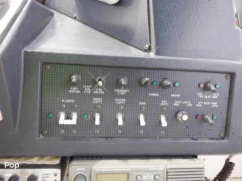 Slide: The Image of Sea Ray 415 Aft Cabin 1988 - 15900529