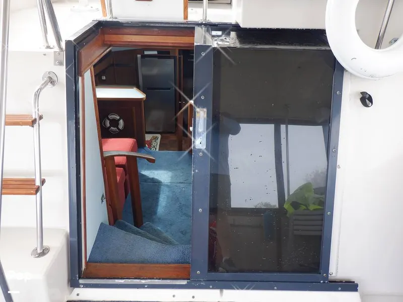 Slide: The Image of Sea Ray 415 Aft Cabin 1988 - 15900558