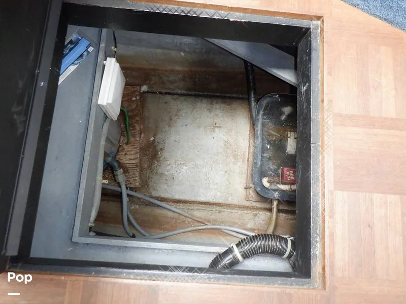 Slide: The Image of Sea Ray 415 Aft Cabin 1988 - 15900590