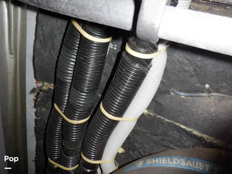 Slide: The Image of Sea Ray 415 Aft Cabin 1988 - 15900014