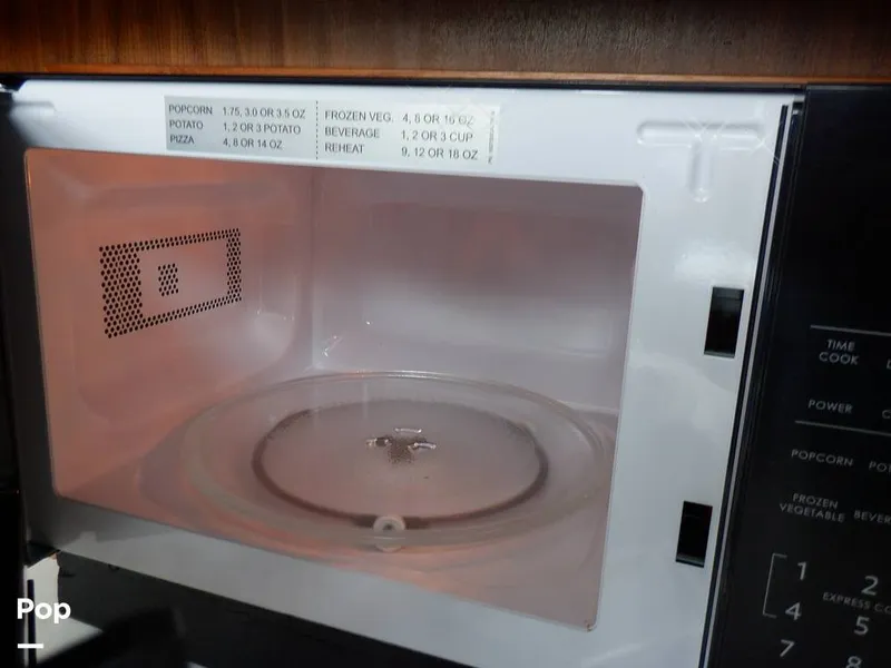 Slide: The Image of Sea Ray 415 Aft Cabin 1988 - 15900026