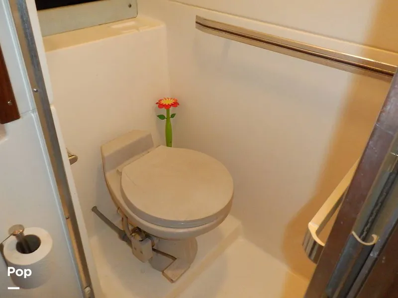 Slide: The Image of Sea Ray 415 Aft Cabin 1988 - 15900036