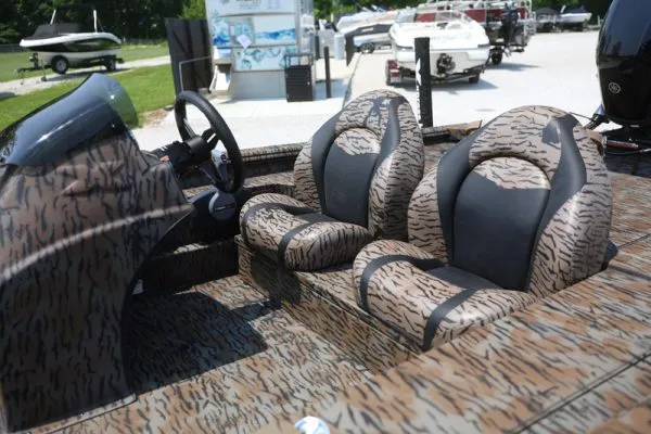 Slide: The Image of Xpress XP180 Camo - 5