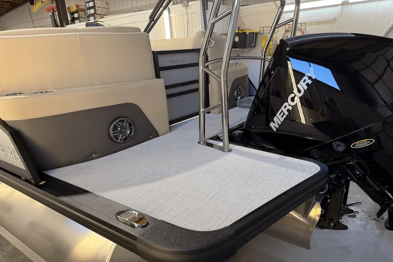 Slide: The Image of Harris 230 Sunliner 2025 - 10