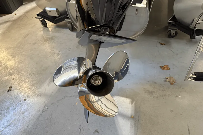 Slide: The Image of Harris 230 Sunliner 2025 - 11